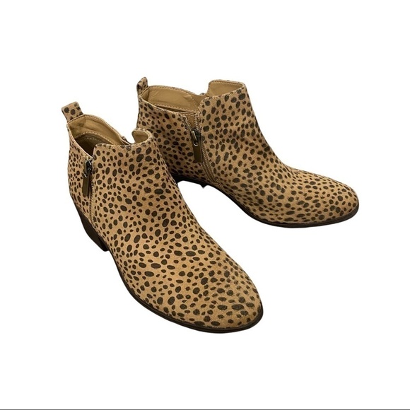 Eva & Zoe Khloe Leopard Booties, Size 6.5 - Picture 2 of 10